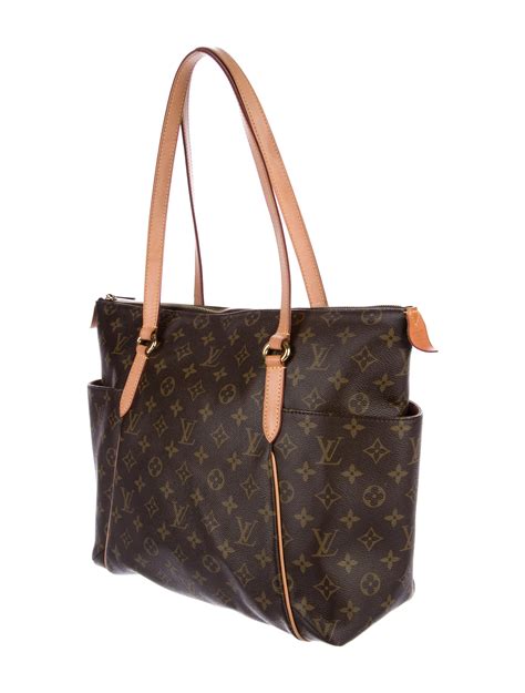 louis vuitton monogram totally mm.